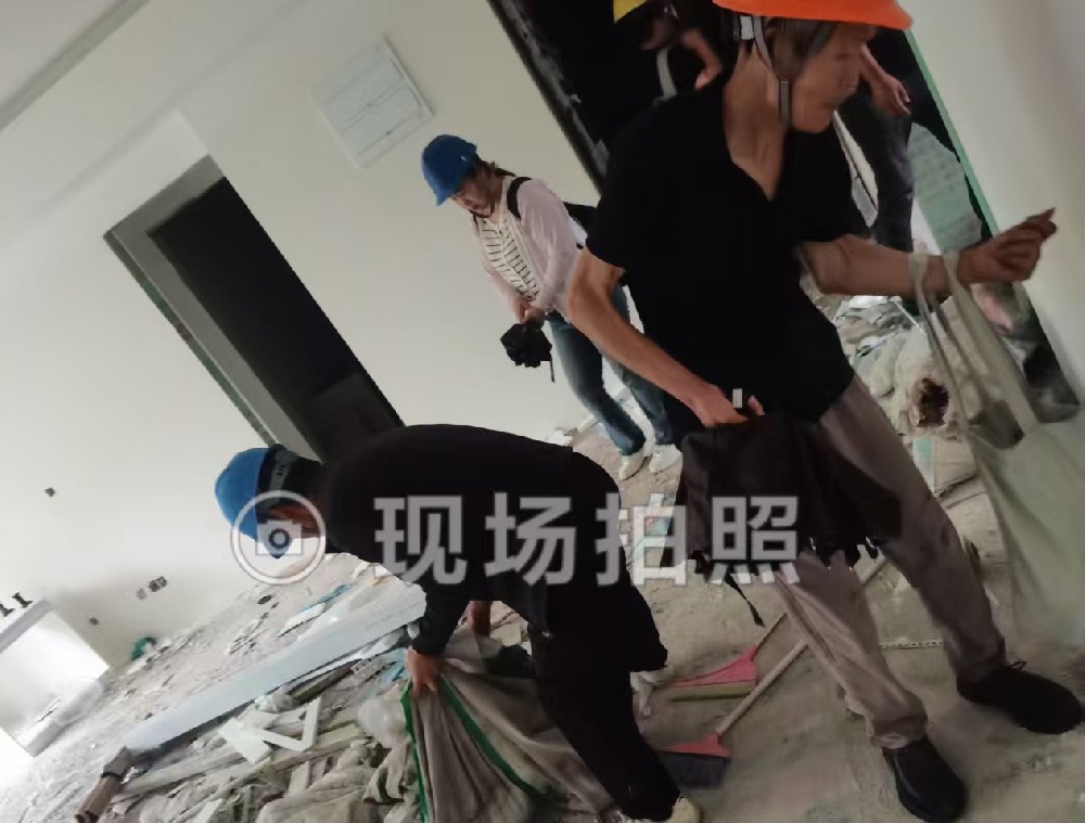 小區(qū)開荒